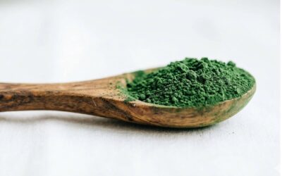 Spiruline : comment bien la choisir ? (sans avaler les promesses avec)